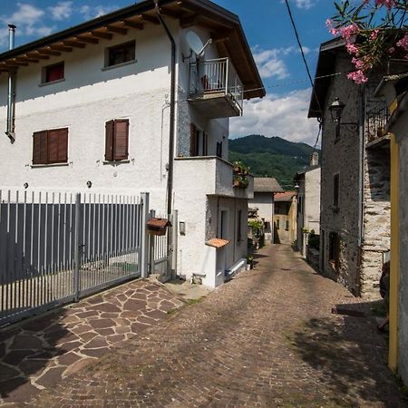Casa Vacanze Linda Джера Ларио Екстериор снимка