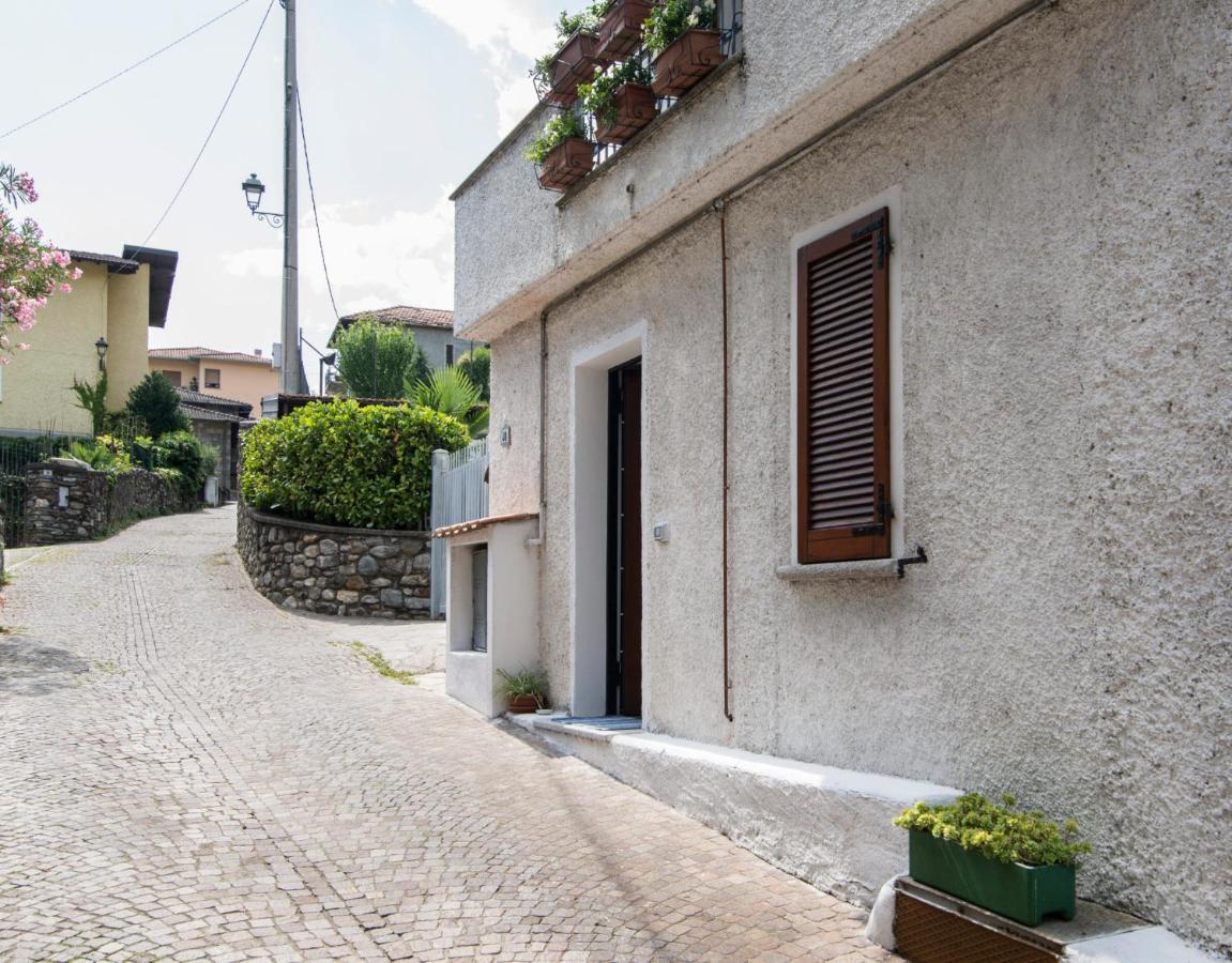 Casa Vacanze Linda Джера Ларио Екстериор снимка